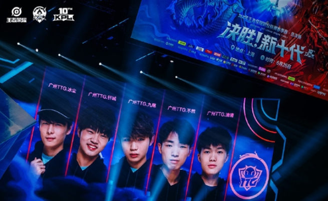 斯和奥尔莫 斯和奥尔莫